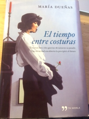 El tiempo entre costuras