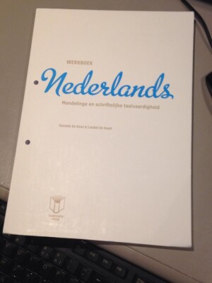 Werkboek Nederlands - Mondelinge en schriftelijke taalvaardigheid