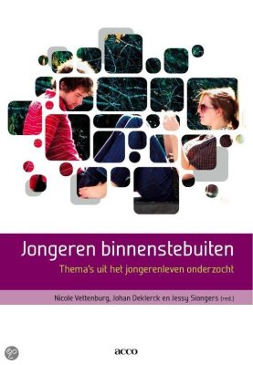 Jongeren binnenstebuiten.