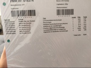 levensmiddelentechnologie, pschychologie, familiale keukentechnologie (theorie), additieven en verpakkingen, practica algemene microbiologie, levensmiddelenleer en wetgeving, algemene en medische microbiologie