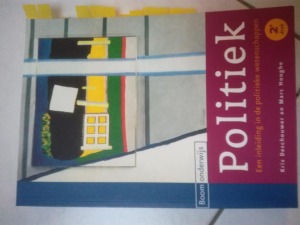 Politiek: Een inleiding in de politieke wetenschappen.