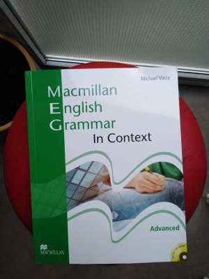 Macmillan English Grammer in Context