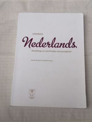 Handboek Nederlands Mondelinge en schriftelijke taalvaardigheid