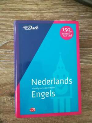 Middelgroot woordenboek Nederlands-Engels