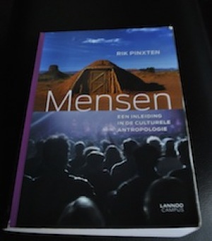 Mensen: een inleiding in de culturele antropologie