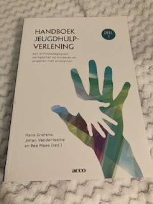 Handboek jeugdhulpverlening. Een orthopedagogisch perspectief op kinderen en jongeren met problemen.