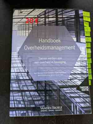 Handboek Overheidsmanagement: Samen werken aan een overheid in beweging
