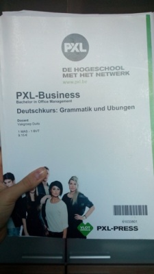 Deutschkurs: Grammatik und Übungen